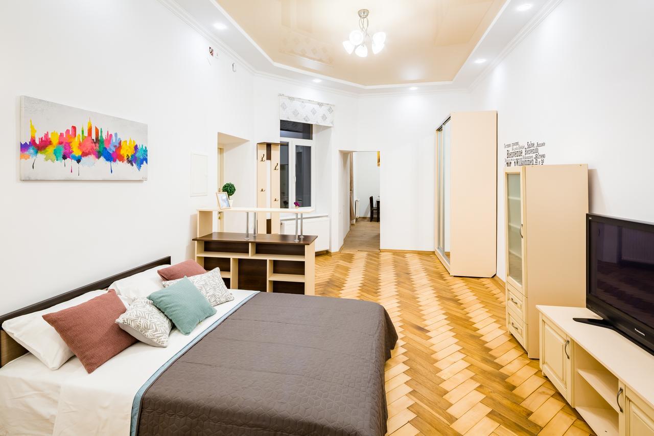 Bright And Cozy Apart With Balcony Lviv Eksteriør bilde